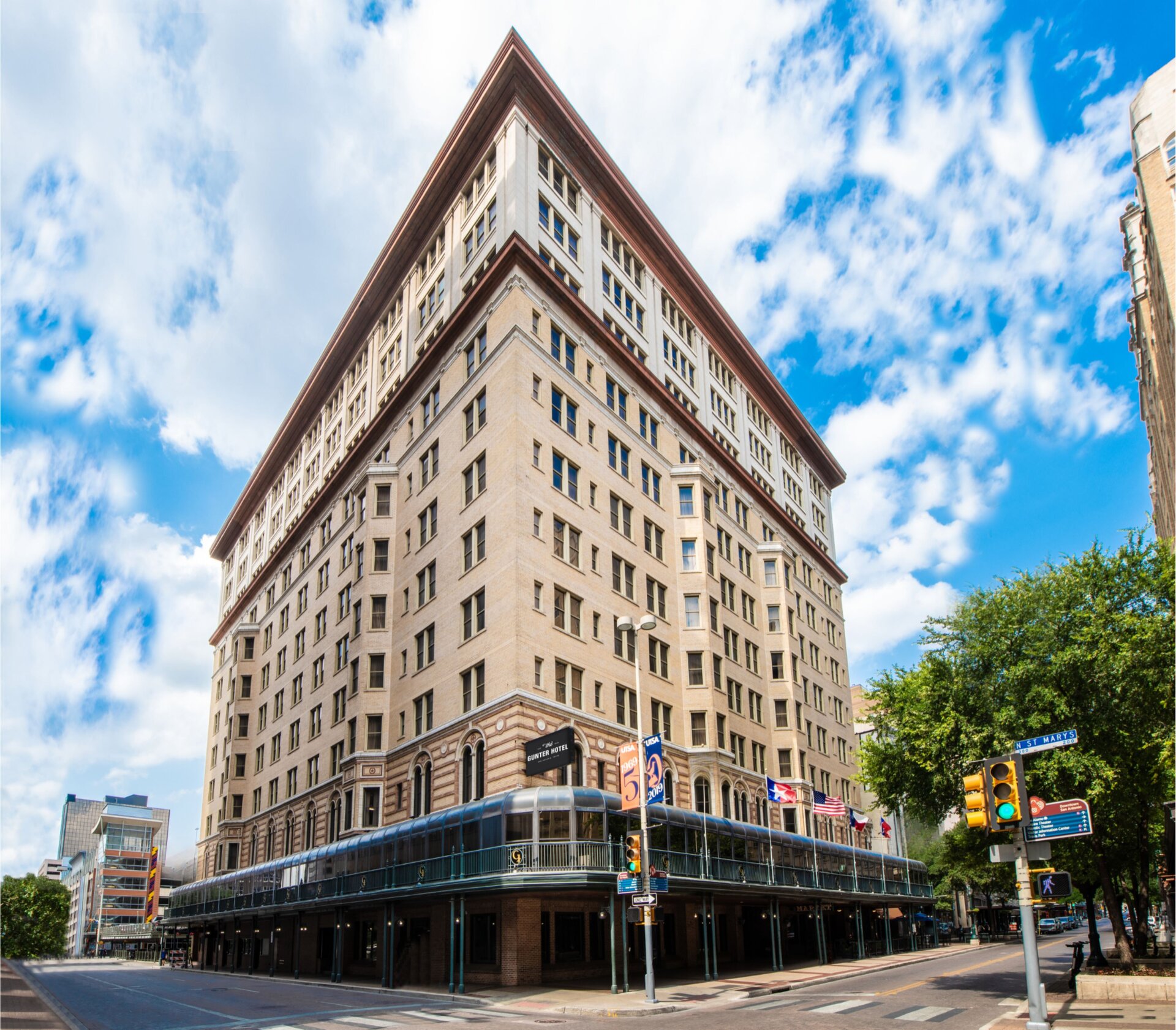 the gunter hotel exterior